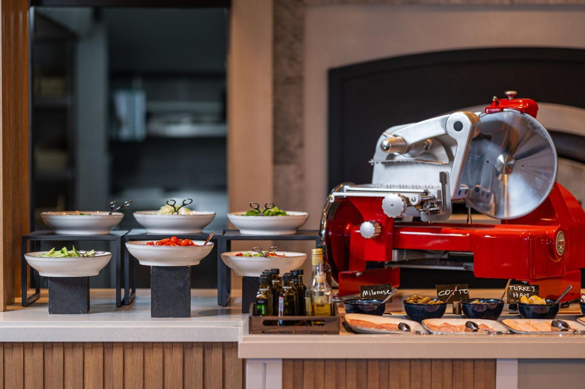 Tirana Marriott Hotel Eksteriør bilde